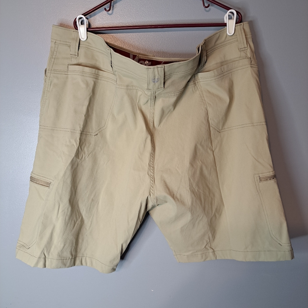 Wrangler cargo shorts. Size 46 - Picture 3 of 4